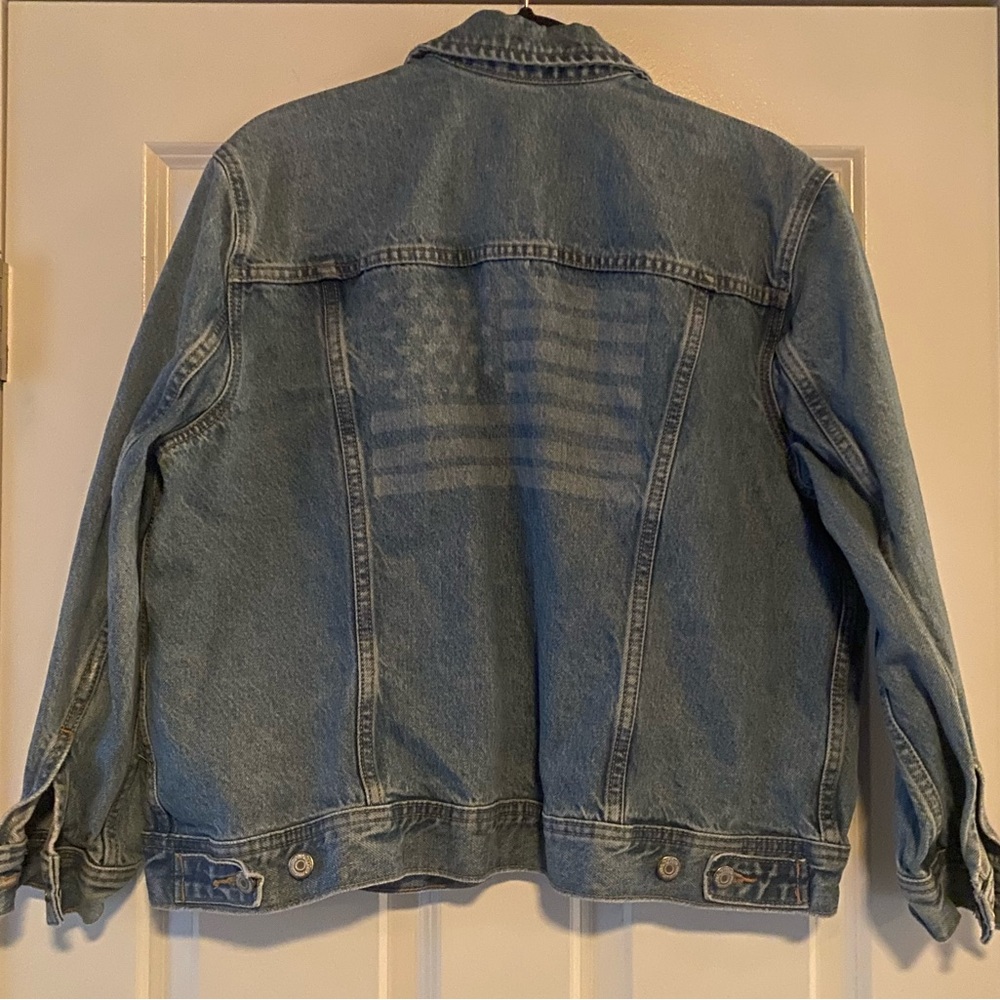Old Navy Jean Jacket with American Flag on back, XL Petite